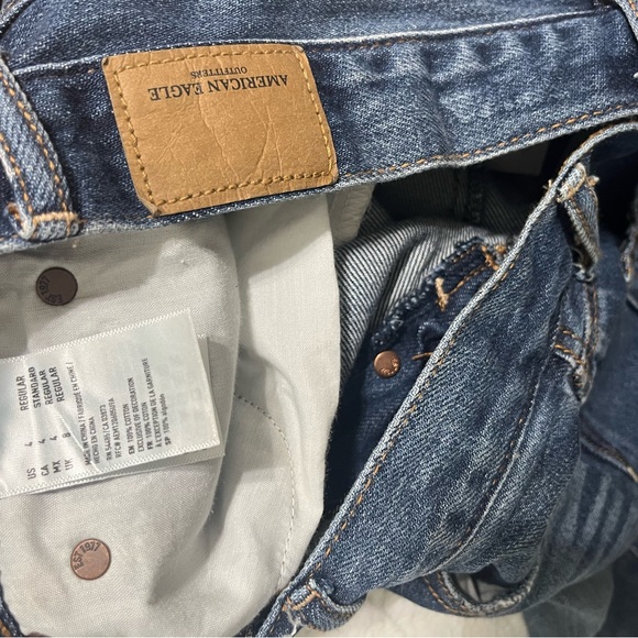 American Eagle frayed button fly jeans NWT size 4 - Picture 5 of 6
